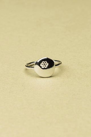 Sterling silver Camomile ring by La Manufacture Fait Main. 