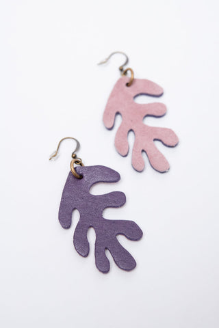 Orchid purple leather coral-shaped Veinage earring. 